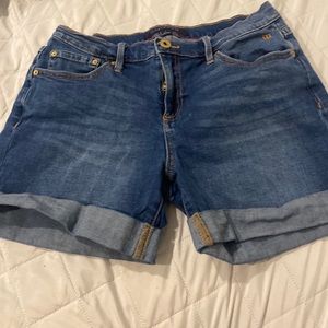 Size 4 Tommy Hilfiger Jean shorts